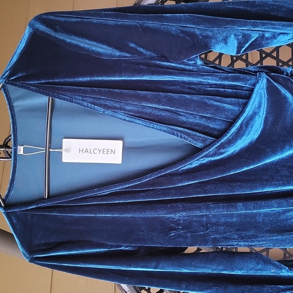 🦚 Brand new velvet wrap dress - Peacock blue - Picture 5 of 13